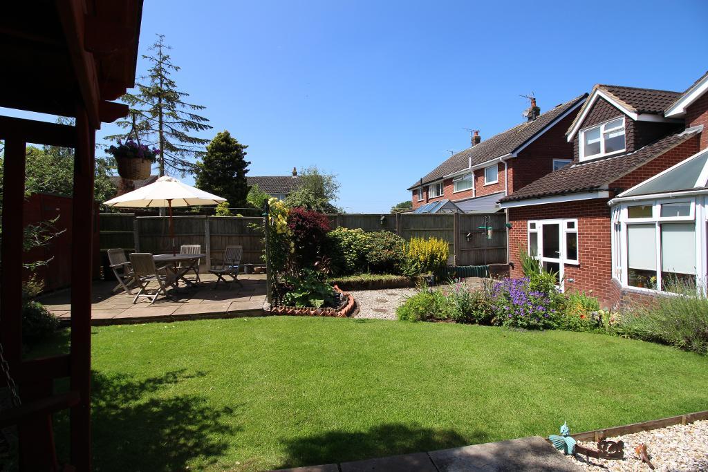 4 Bedroom Detached For Sale in Meadow Way, Stone, Staffordshire, ST15