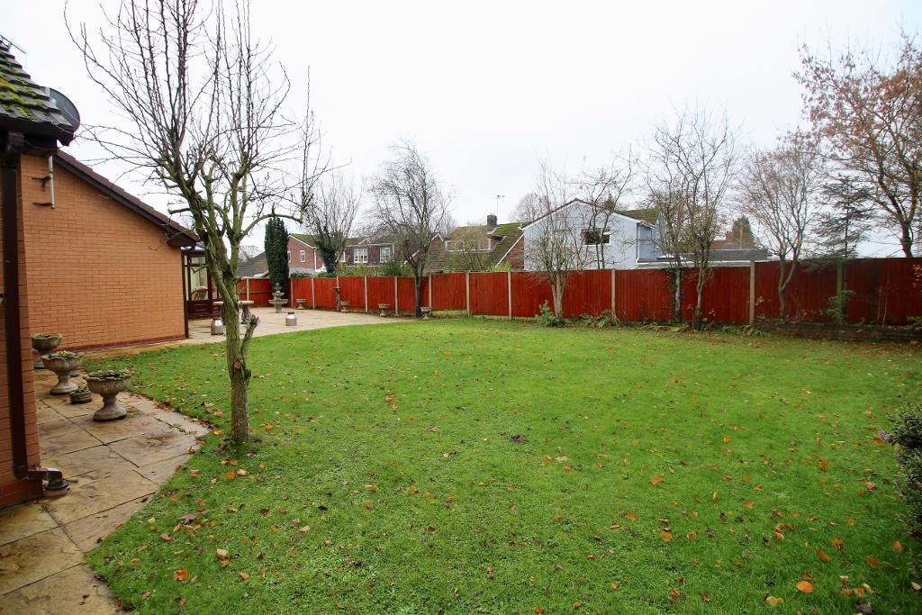 3 Bedroom Detached Bungalow For Sale in Ridge Croft, off the lichfield