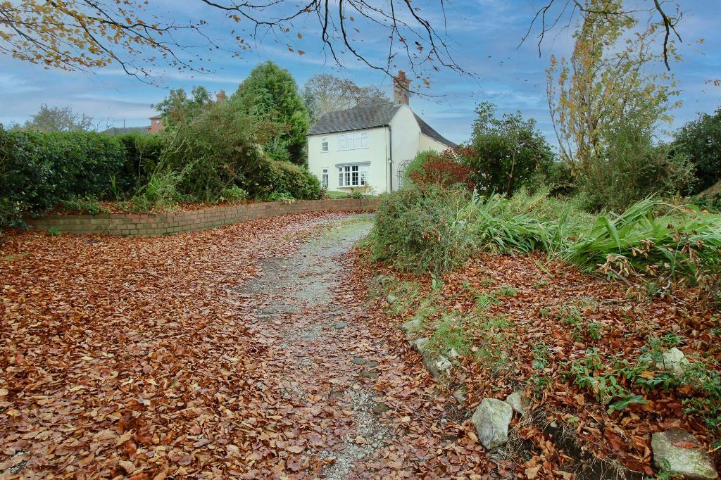3 Bedroom Detached To Let in Cross Gate, Hilderstone, Stone
