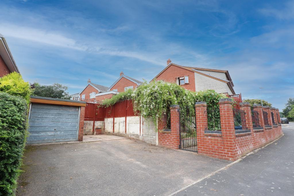 4 Bedroom Detached For Sale in Coombe Park Road, Stone, Staffs, ST15