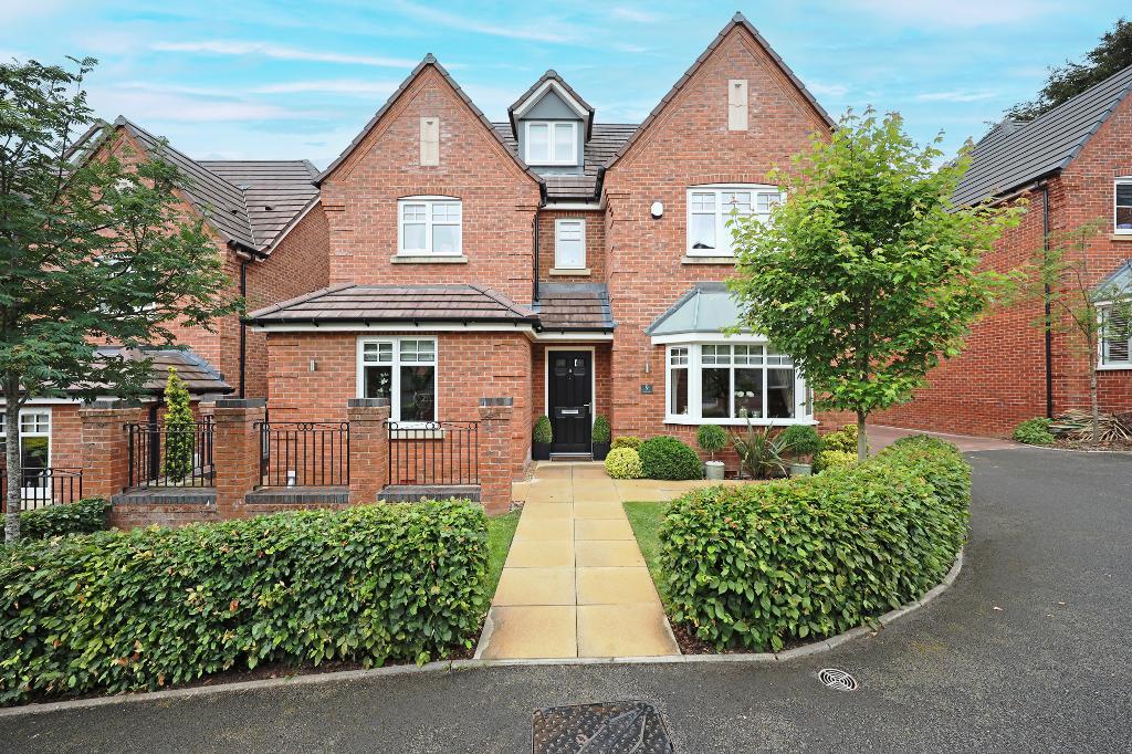 5 Bedroom Detached For Sale in Elmhurst Way, Oulton Road, Stone