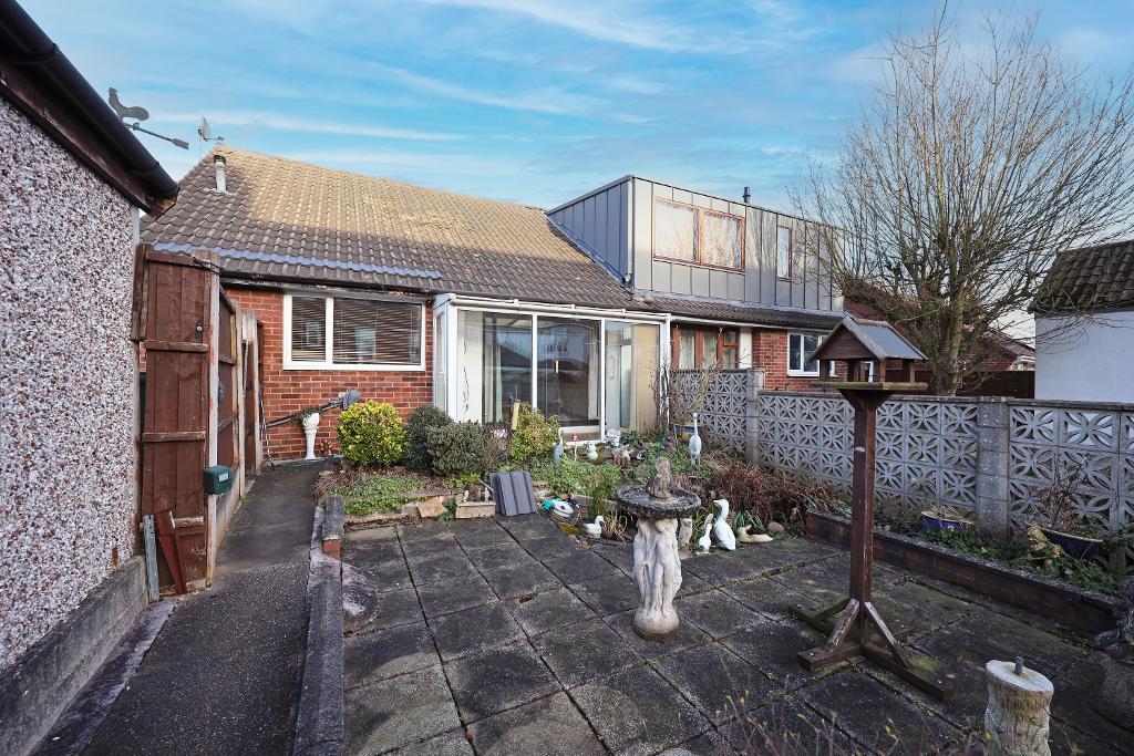 3 Bedroom SemiDetached For Sale in Mount Avenue, Stone, Staffordshire