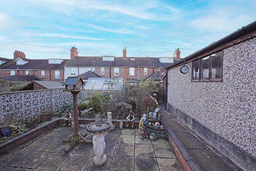 3 Bedroom SemiDetached For Sale in Mount Avenue, Stone, Staffordshire