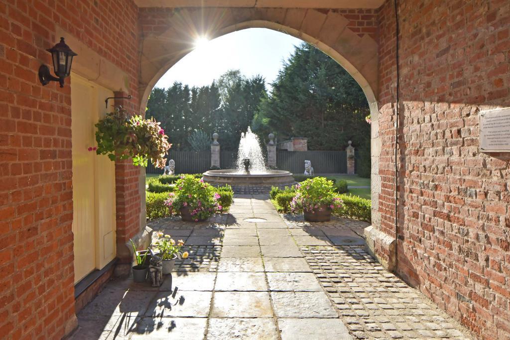 St Vincent Mews, Stone, Staffordshire, ST15 8GW